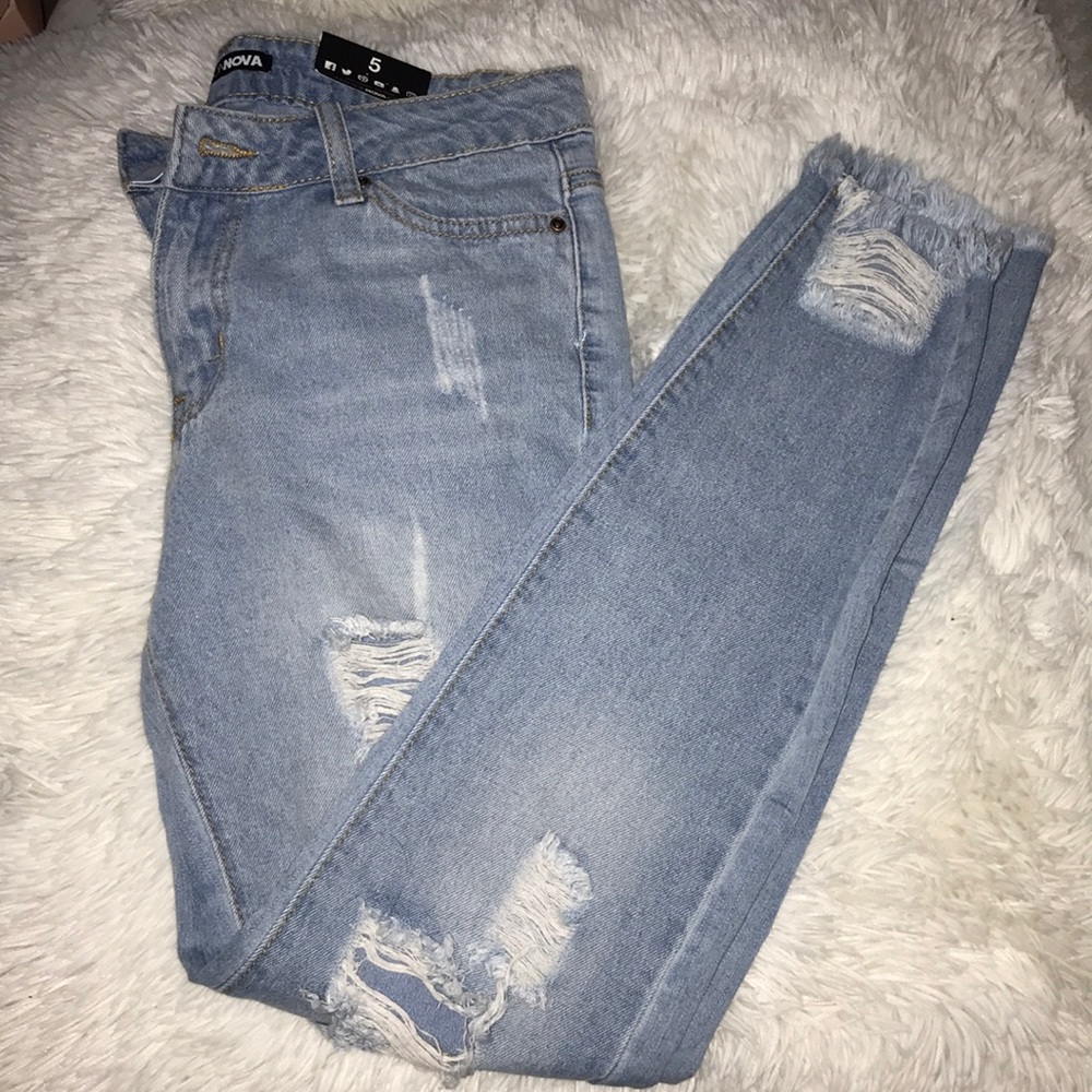 Brand new never worn size 5 fashion nova jeans